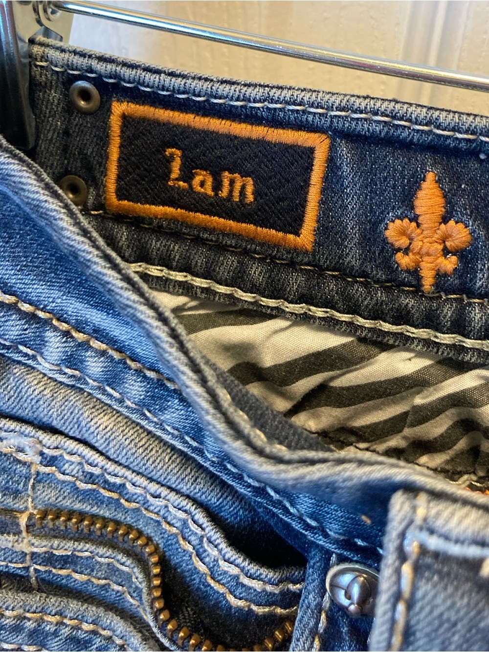 ROCK REVIVAL Lam Medium Wash Fleur-de-Lis Skinny Jeans - Size 26 - Picture 3 of 15